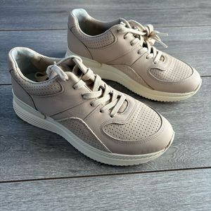 NIB EVERLANE The Treads trainers